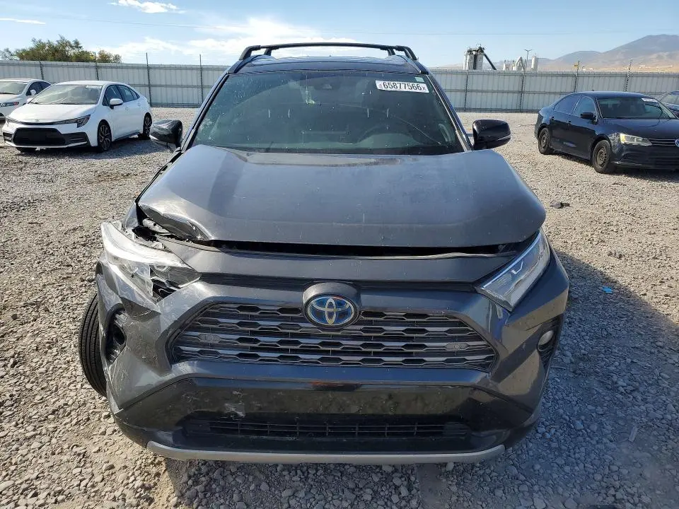 2020 TOYOTA RAV4 XSE  
