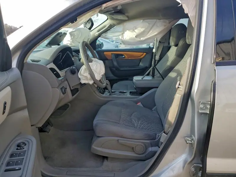2016 CHEVROLET TRAVERSE LS  