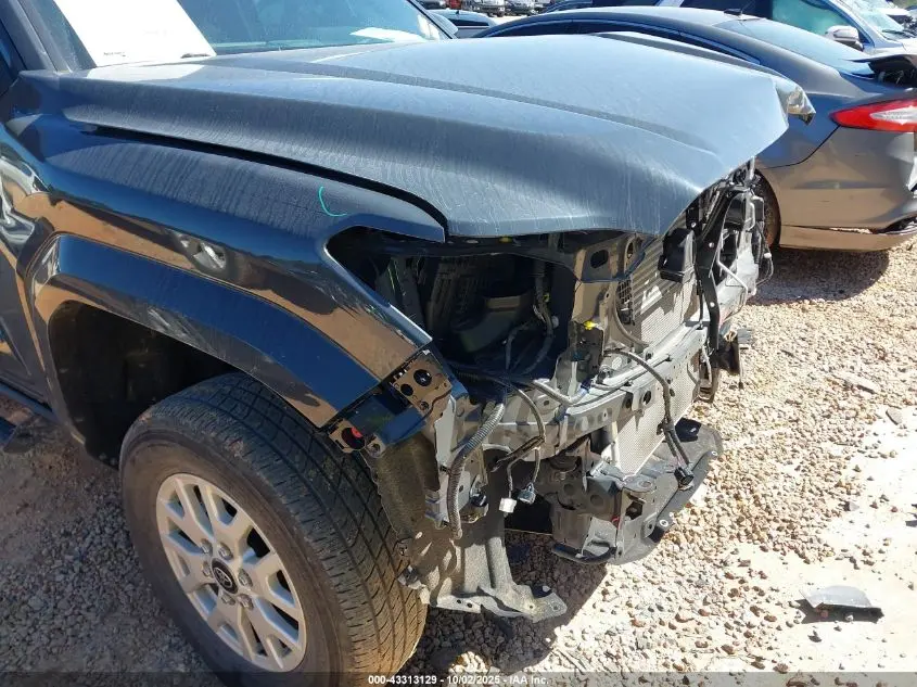 2024 TOYOTA TACOMA SR5 4WD