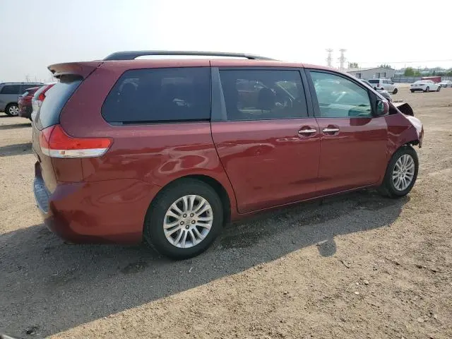 2011 TOYOTA SIENNA XLE  