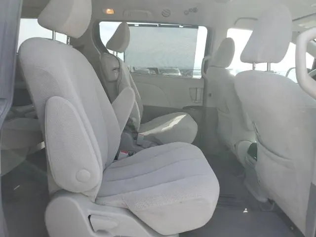 2011 TOYOTA SIENNA LE  