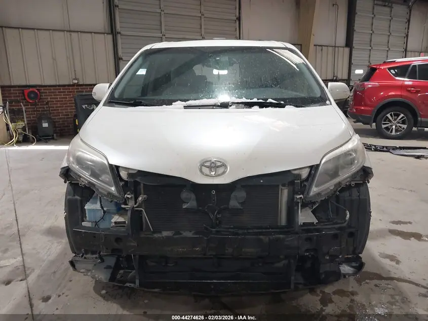 2015 TOYOTA SIENNA LIMITED PREMIUM 7 PASSENGER