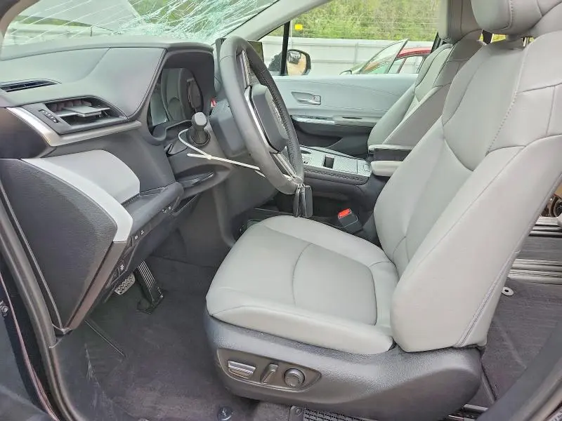 2025 TOYOTA SIENNA XLE 8-PASSENGER  