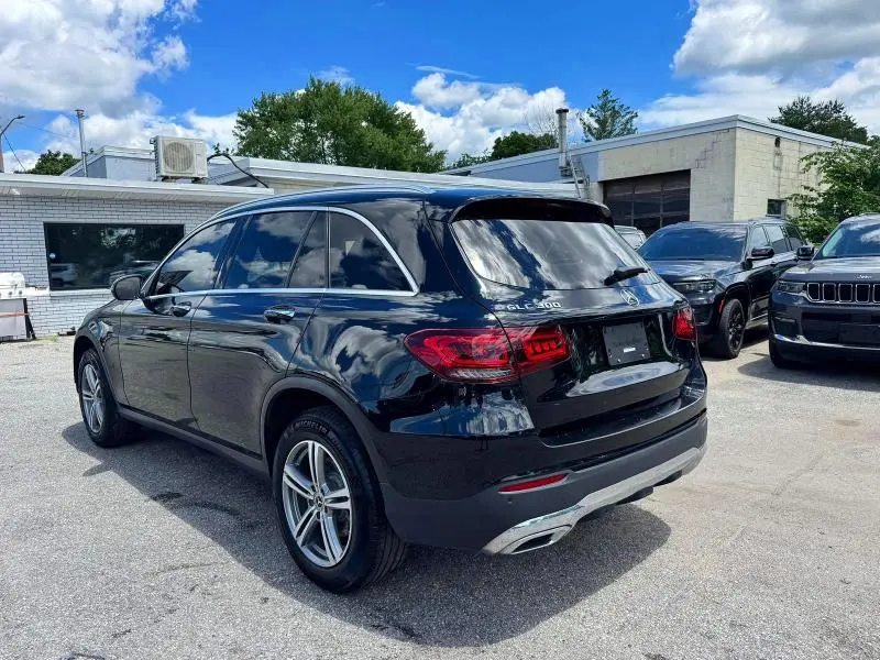 2022 MERCEDES-BENZ GLC 300  