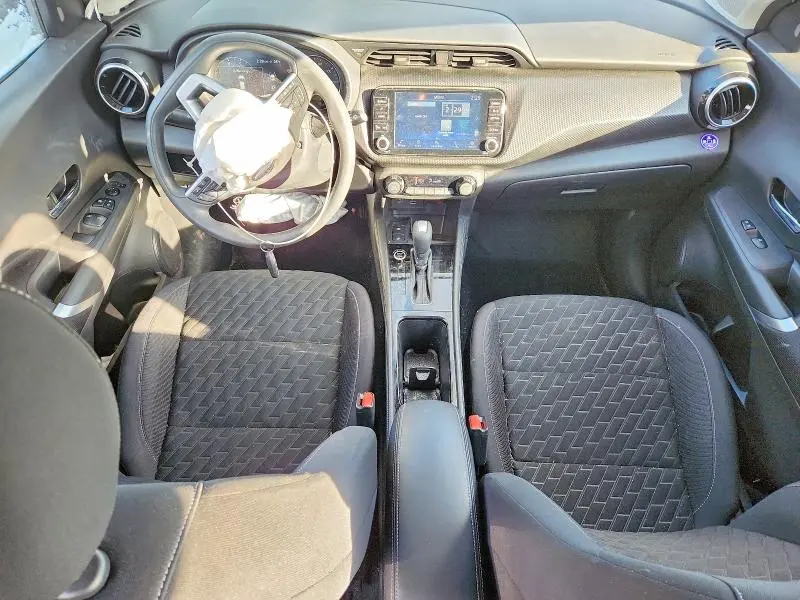 2021 NISSAN KICKS SV  