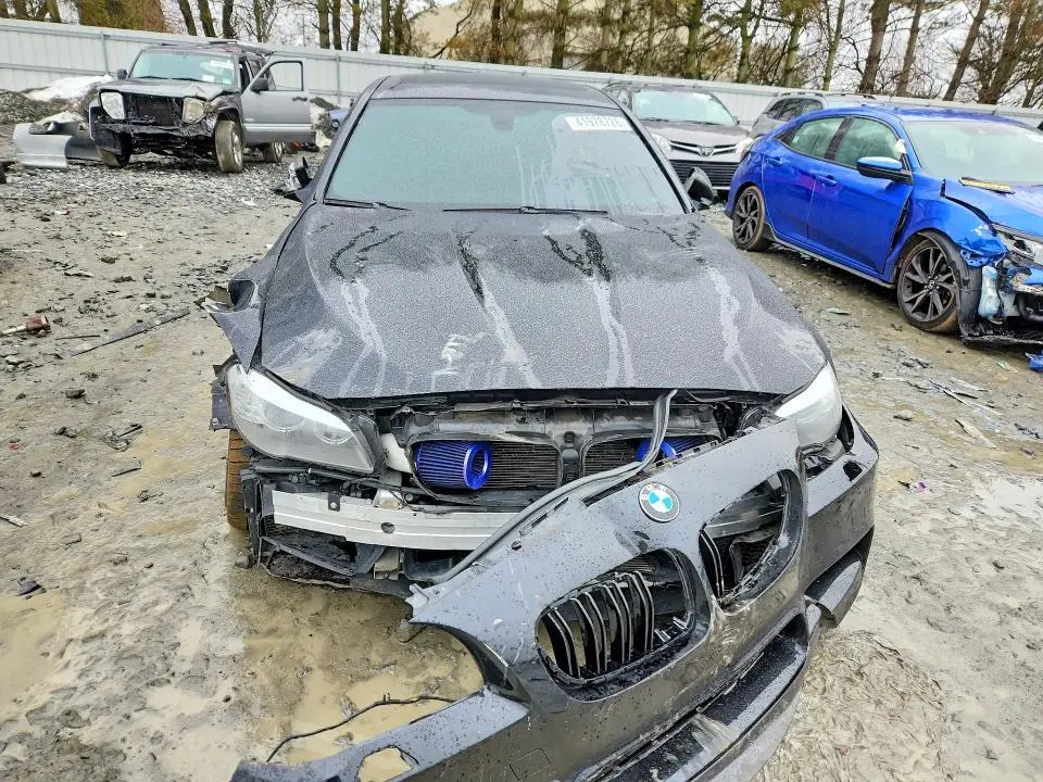 2013 BMW M5   