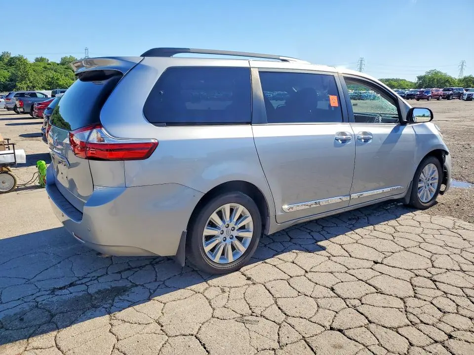2015 TOYOTA SIENNA XLE 7-PASSENGER  
