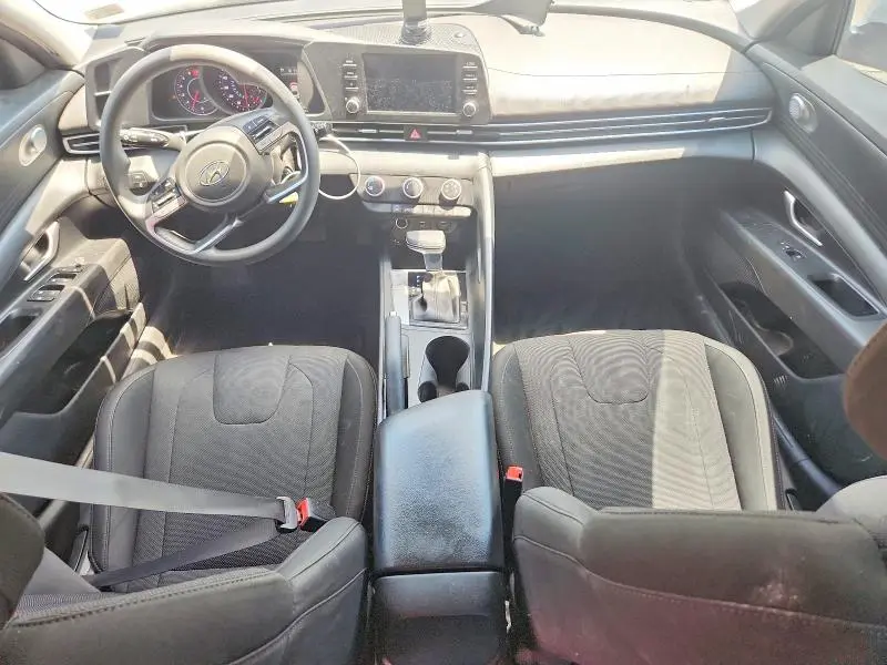 2021 HYUNDAI ELANTRA SE  