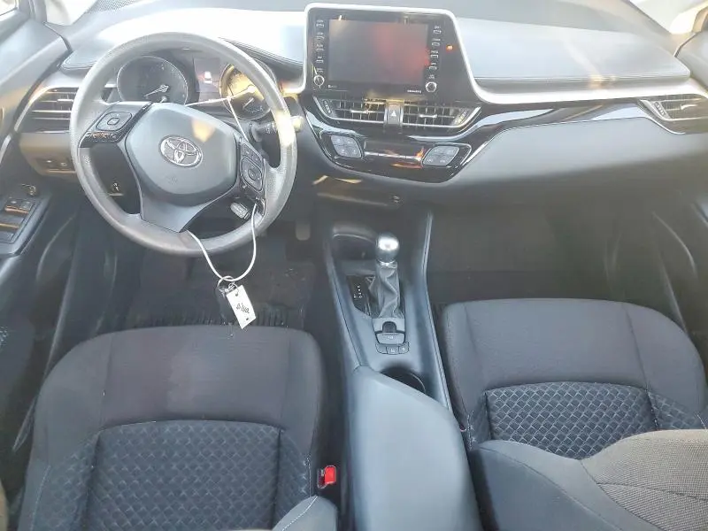 2021 TOYOTA C-HR XLE  