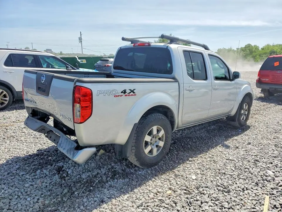 2011 NISSAN FRONTIER S  