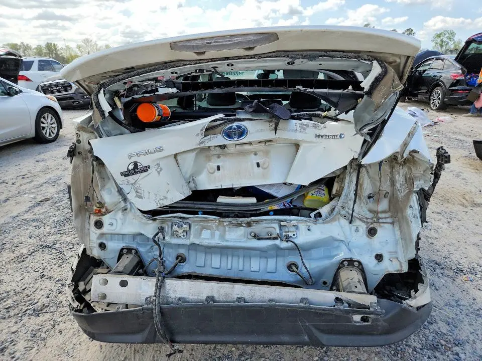 2016 TOYOTA PRIUS THREE TOURING  