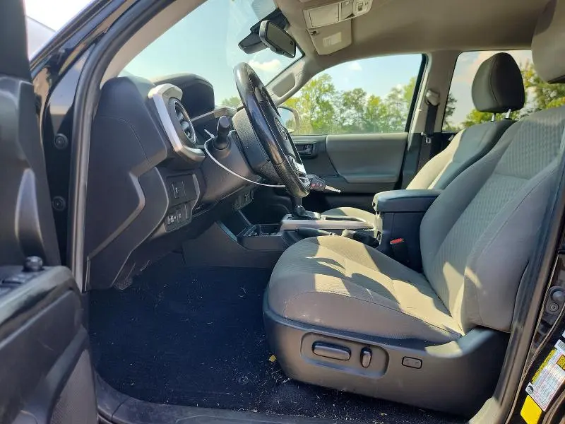 2022 TOYOTA TACOMA SR5 V6  