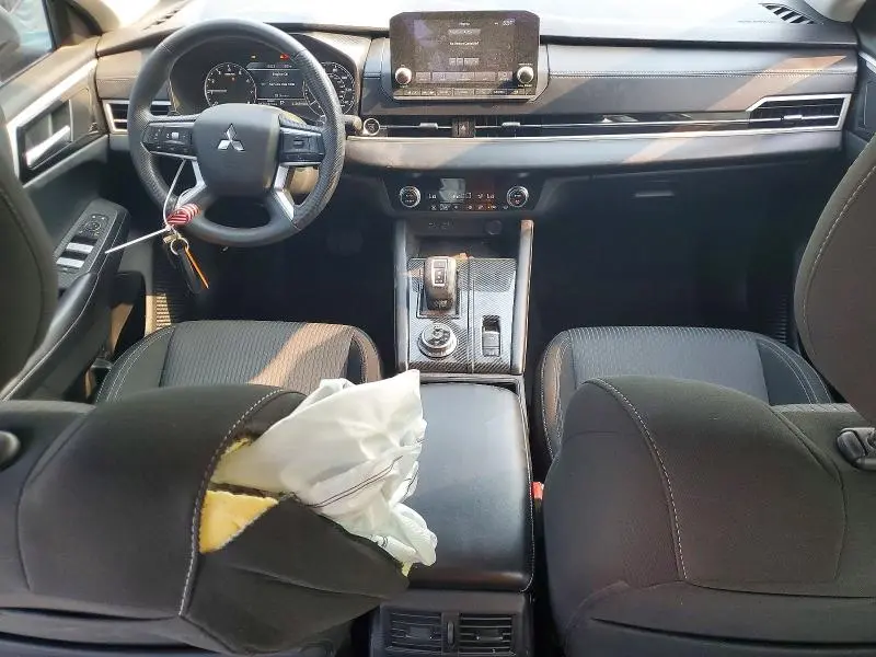 2022 MITSUBISHI OUTLANDER ES  