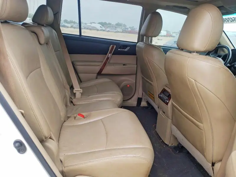 2011 TOYOTA HIGHLANDER LIMITED  