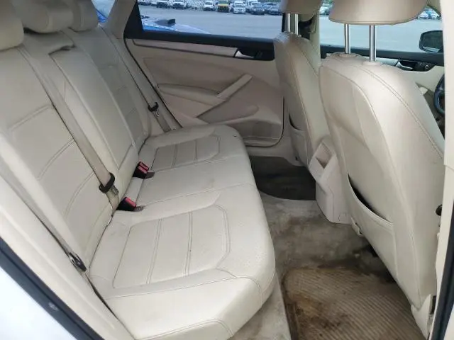 2015 VOLKSWAGEN PASSAT S  