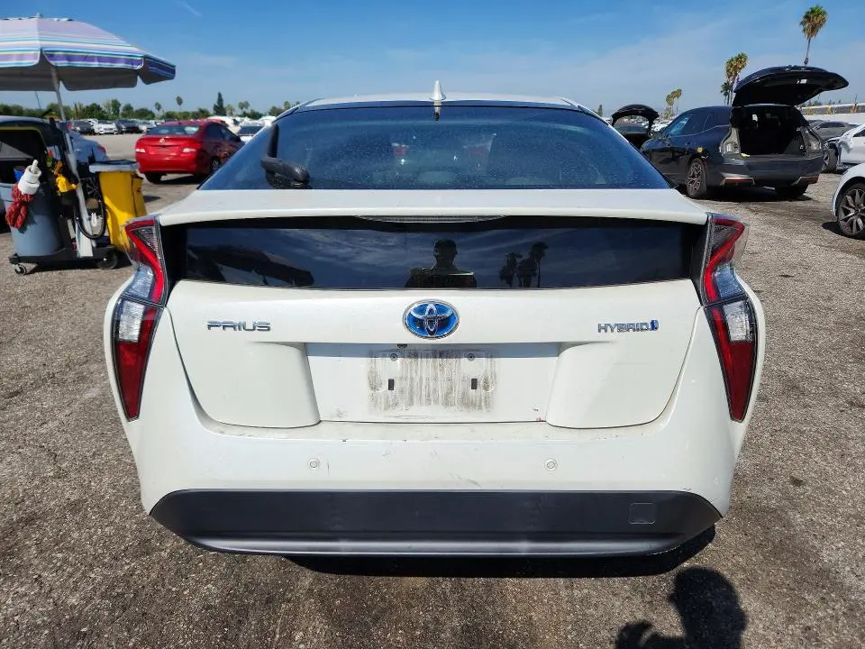 2018 TOYOTA PRIUS THREE  