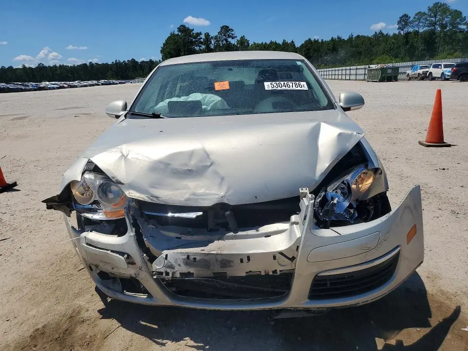 2010 VOLKSWAGEN JETTA LIMITED  