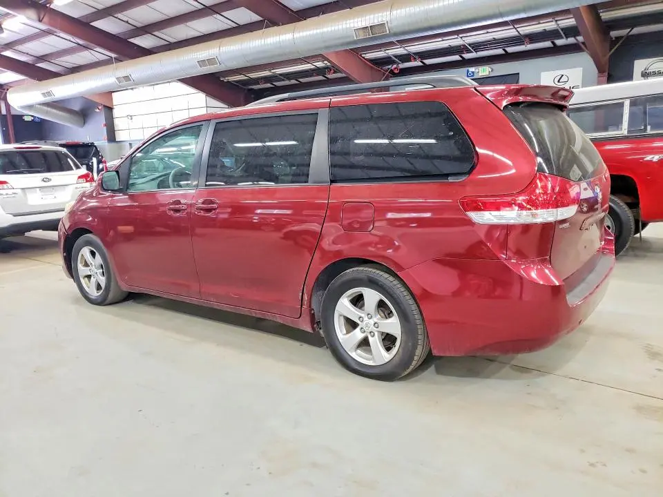 2011 TOYOTA SIENNA LE  