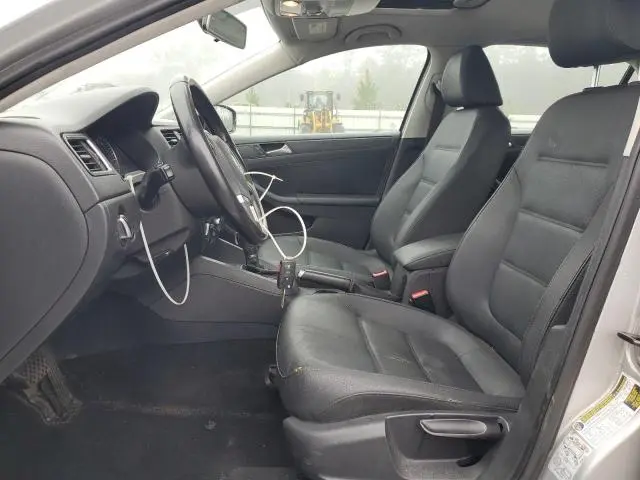 2012 VOLKSWAGEN JETTA SE  