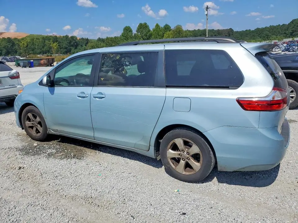 2015 TOYOTA SIENNA LE  