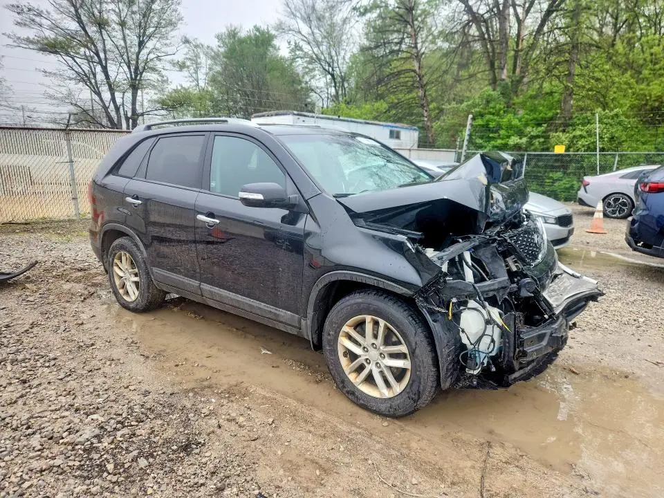 2015 KIA SORENTO LX  