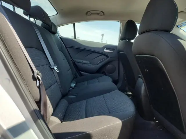 2017 KIA FORTE LX  