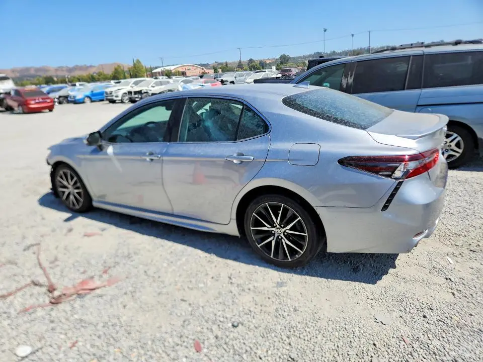 2021 TOYOTA CAMRY SE  