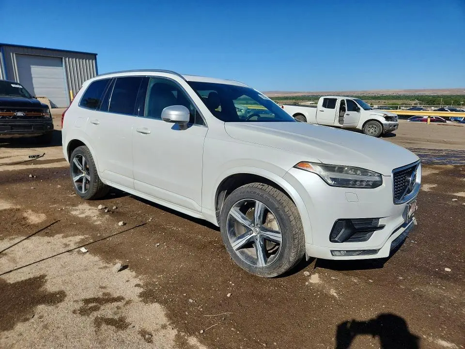 2016 VOLVO XC90 T6  