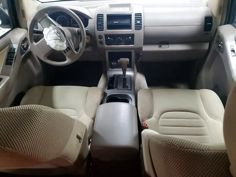 2011 NISSAN PATHFINDER S  