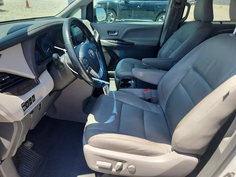 2016 TOYOTA SIENNA XLE 8-PASSENGER  