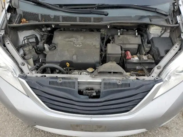 2012 TOYOTA SIENNA LE  