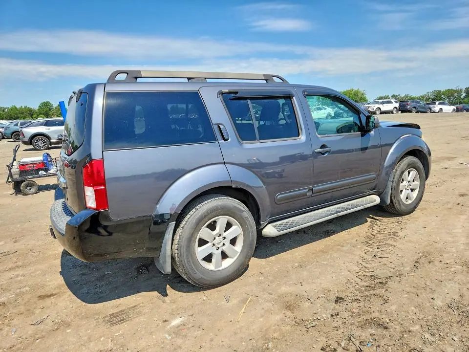 2011 NISSAN PATHFINDER S  
