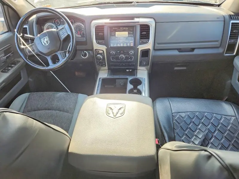 2013 RAM 1500 SLT  