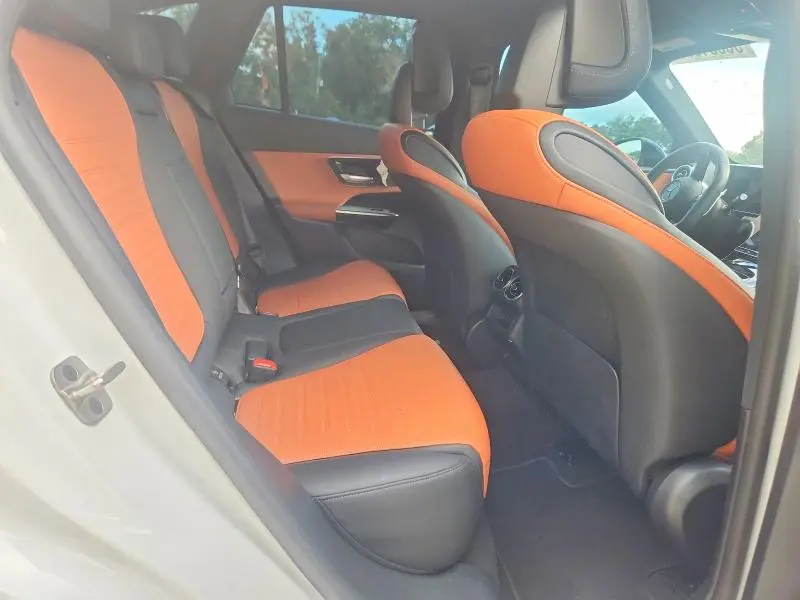 2024 MERCEDES-BENZ GLC 300  