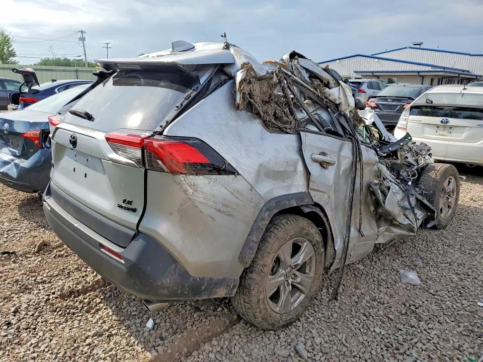 2022 TOYOTA RAV4 LE  