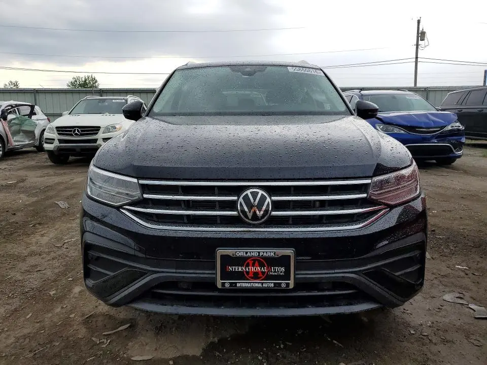 2022 VOLKSWAGEN TIGUAN SE  