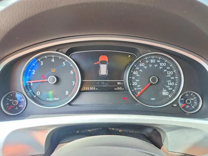 2011 VOLKSWAGEN TOUAREG V6  