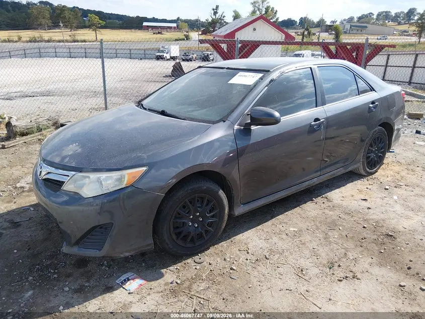 2014 TOYOTA CAMRY SE