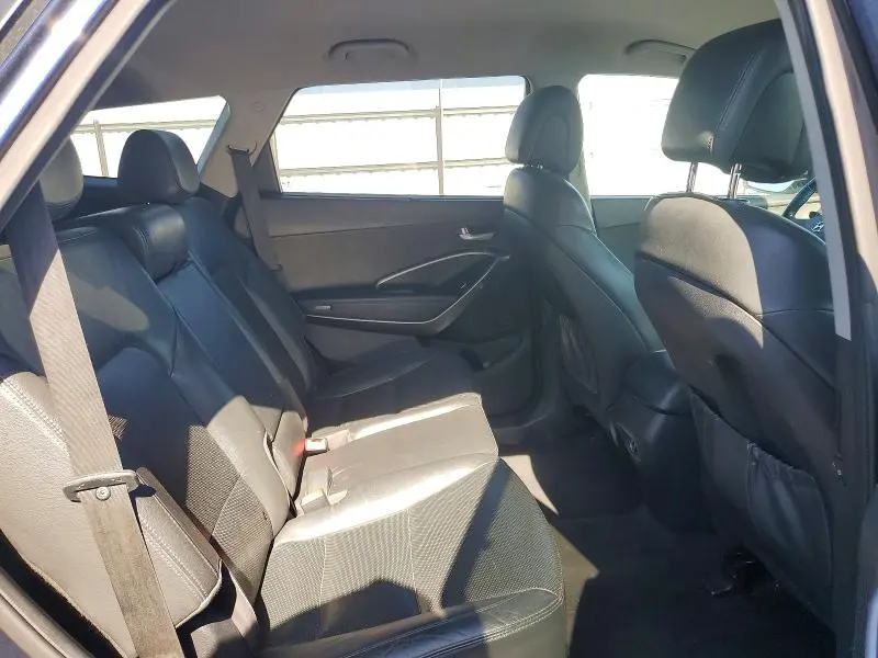 2017 HYUNDAI SANTA FE SE  