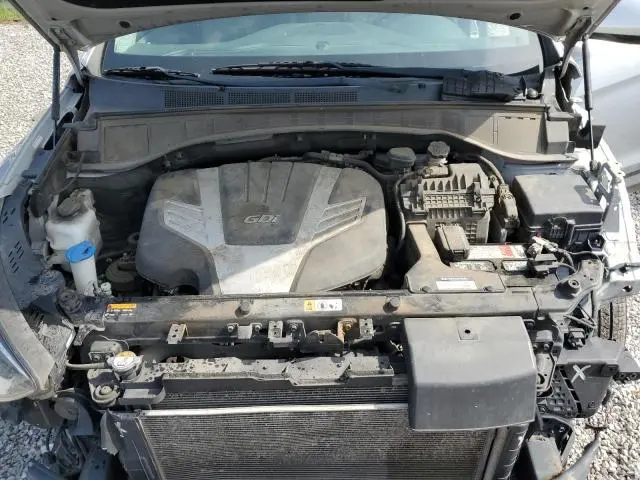 2017 HYUNDAI SANTA FE SE  