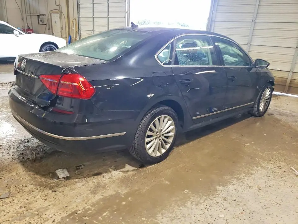 2016 VOLKSWAGEN PASSAT SE  