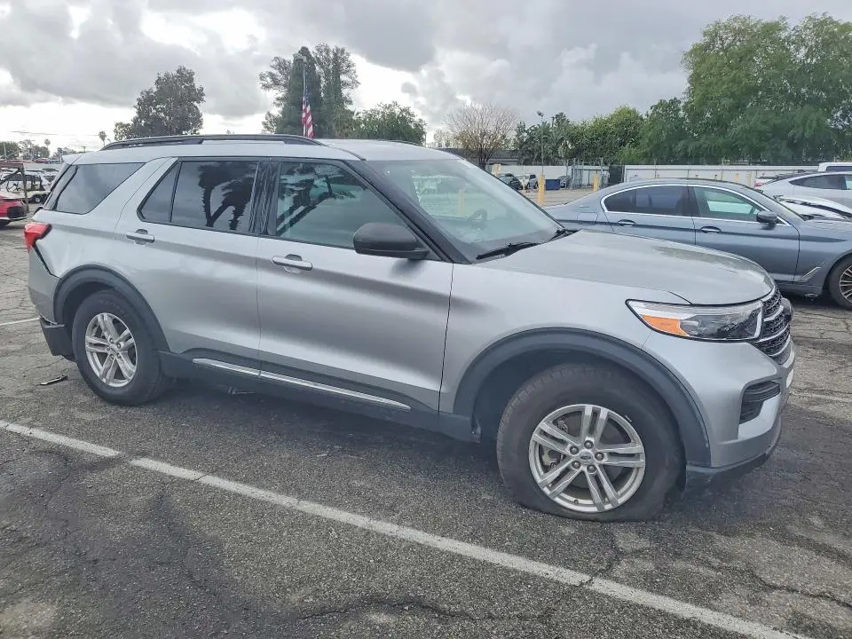 2021 FORD EXPLORER XLT  