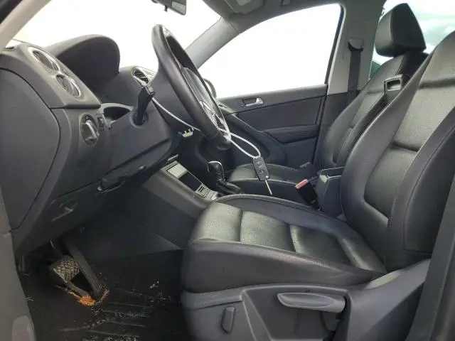 2013 VOLKSWAGEN TIGUAN S  
