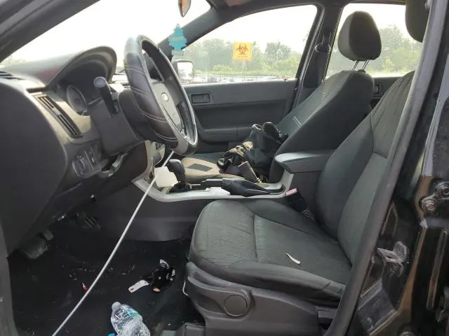 2010 FORD FOCUS SE  