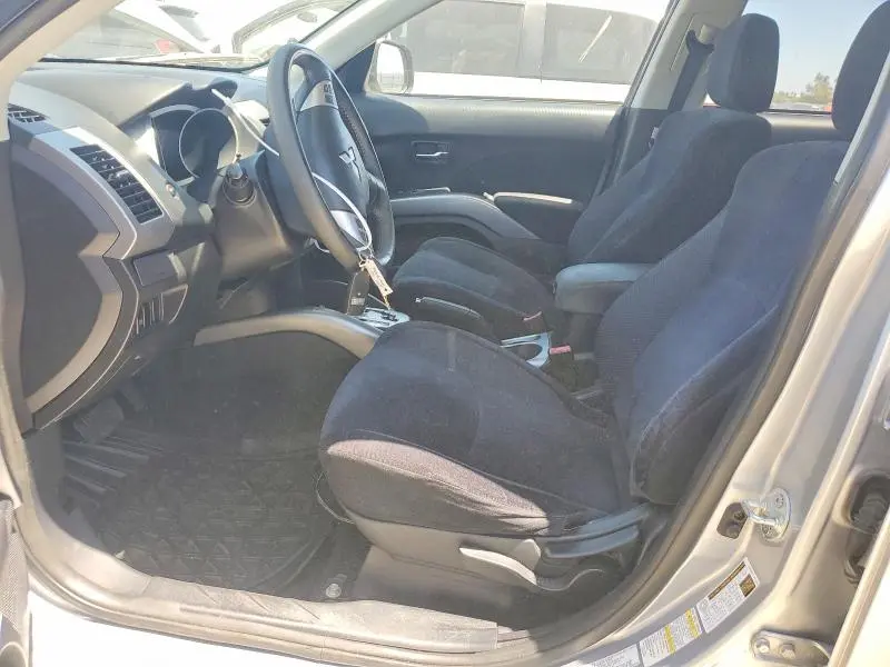 2010 MITSUBISHI OUTLANDER ES  