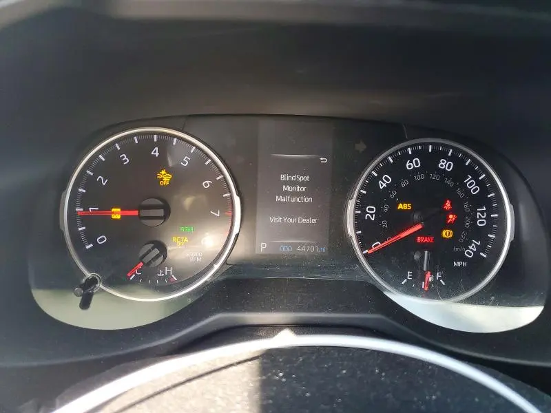 2020 TOYOTA RAV4 XLE  