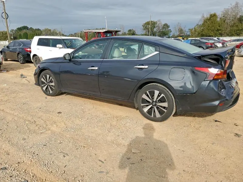 2022 NISSAN ALTIMA SV  