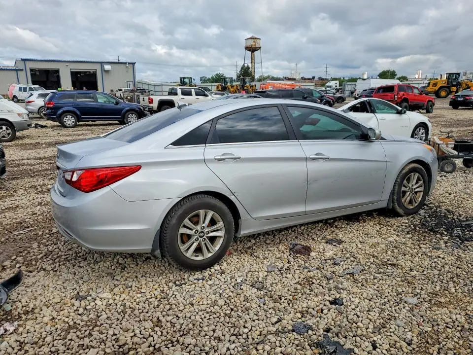 2012 HYUNDAI SONATA GLS  