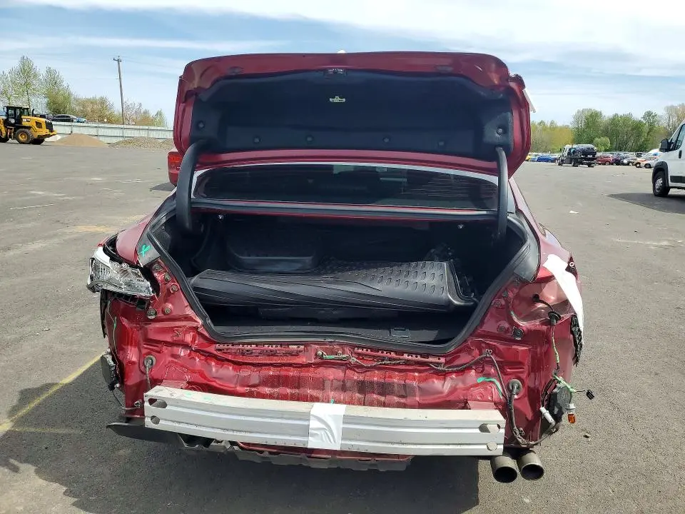 2018 TOYOTA CAMRY SE  