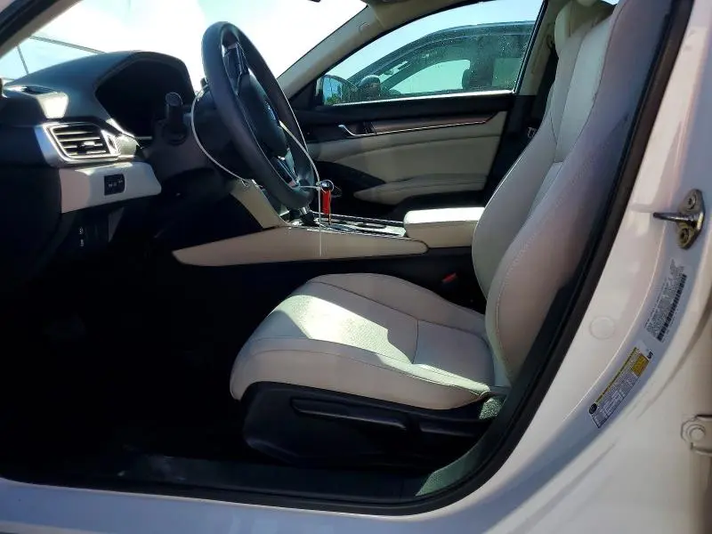 2019 HONDA ACCORD LX  